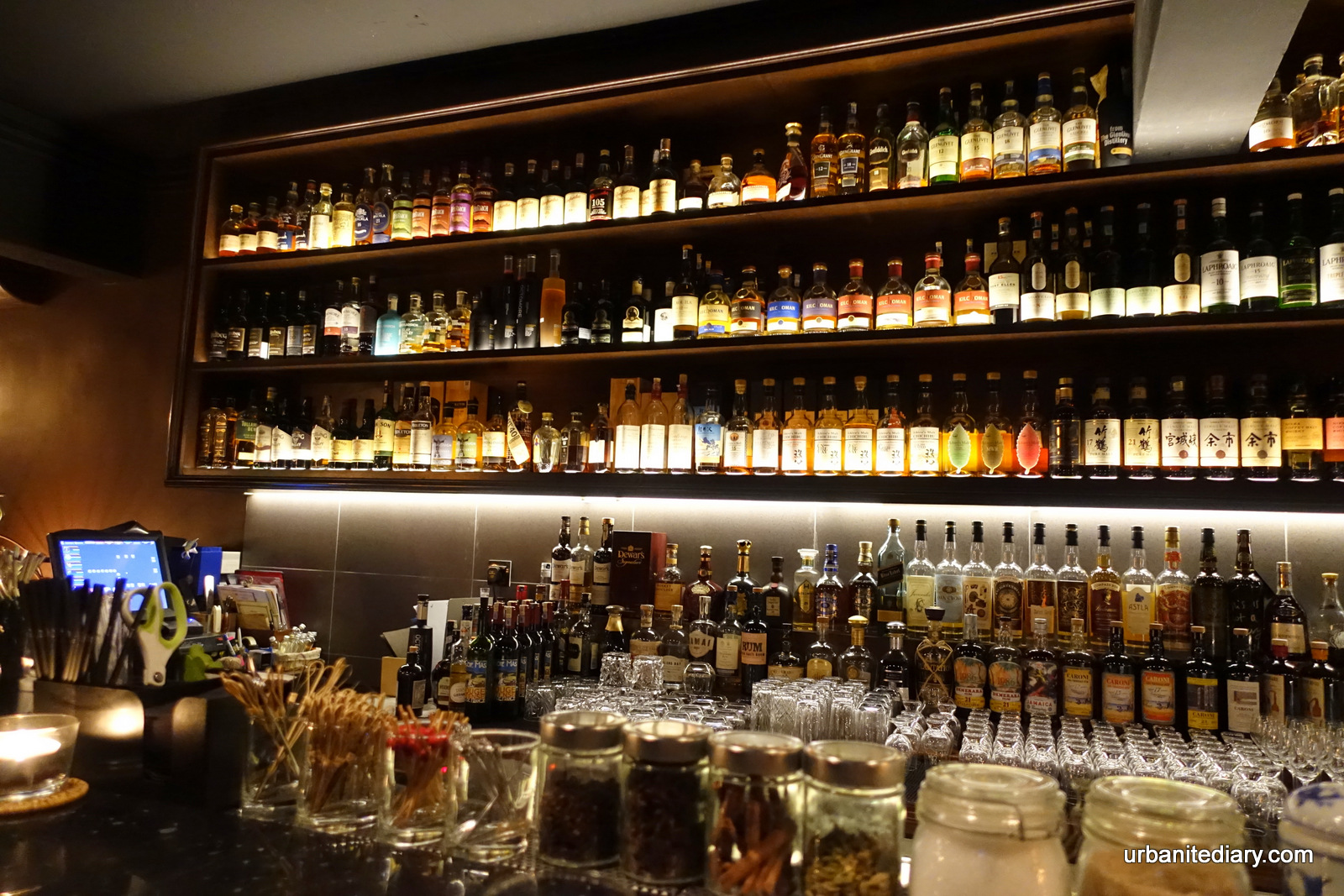 61 Monarchy - Damansara Uptown Whisky Bar